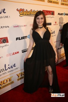 ynotcams2018_redcarpet241 